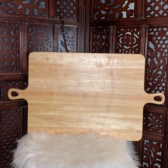 NWOT Large Hearth & Hand Wooden Serving Board. - Picture 2 of 3